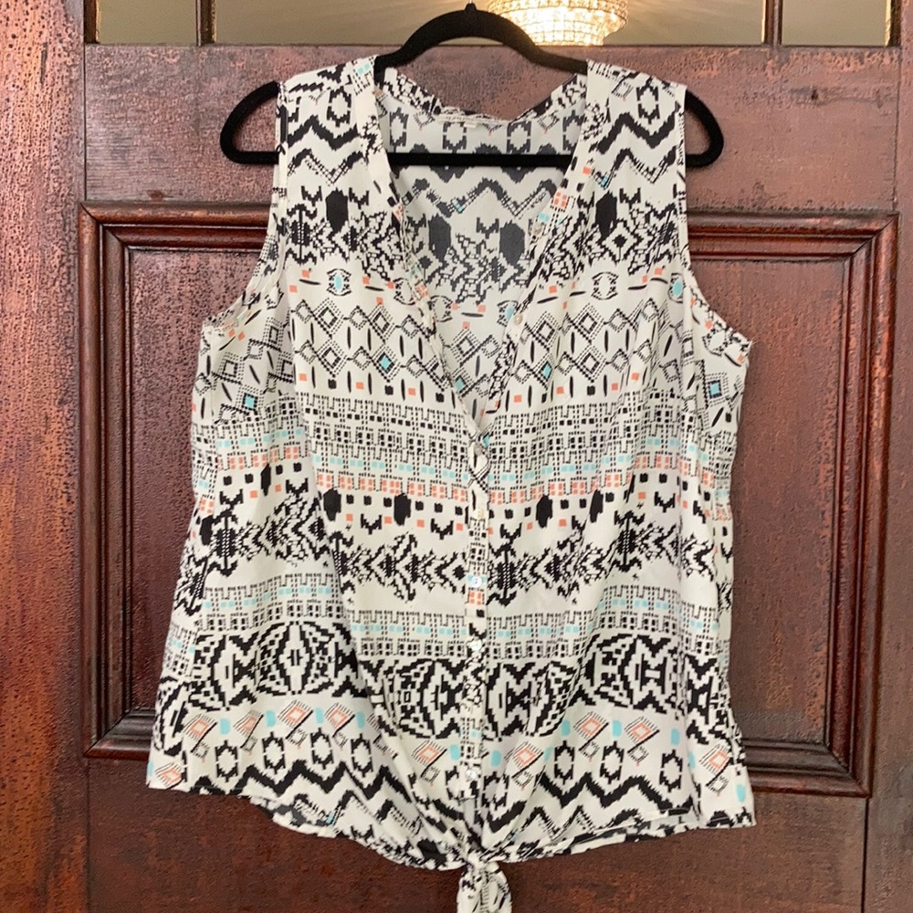 Daniel Rainn geometric tie front tank top